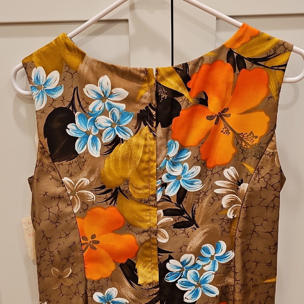 Vintage NWT Sears Hawaiian Sleeveless Midi Dress Orange, Blue & Tan Floral Sz 10 - Picture 4 of 9